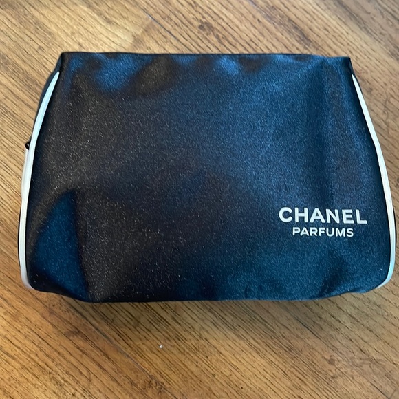 CHANEL Bags Vintage Chanel Makeup Case Chanel Parfums Case Poshmark